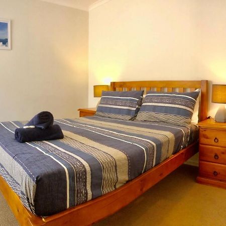 Beach House Opposite Ocean 4 Bed 2 Bathroom With Pool Geraldton Exterior photo